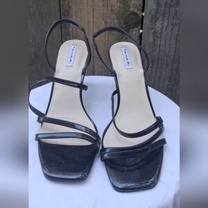 Tahari Black Heels Sleek Design